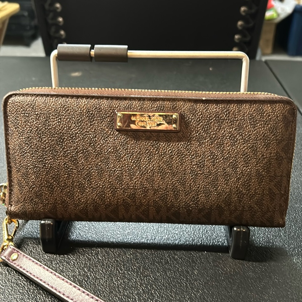 Michael Kors Brown Clutch Wallet